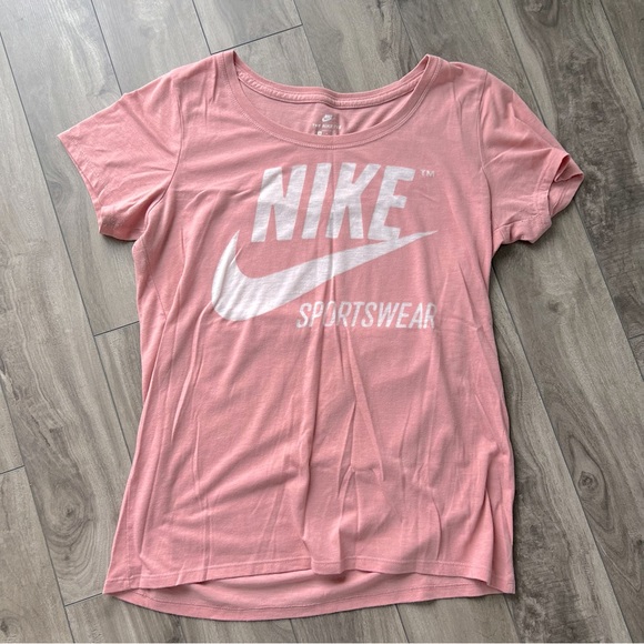 Set of 3 Women’s Athletic T-Shirts - New Balance, Nike & Kyodan - Size L - Picture 6 of 7